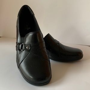 Clarks Black Leather women’s shoes size 7.5